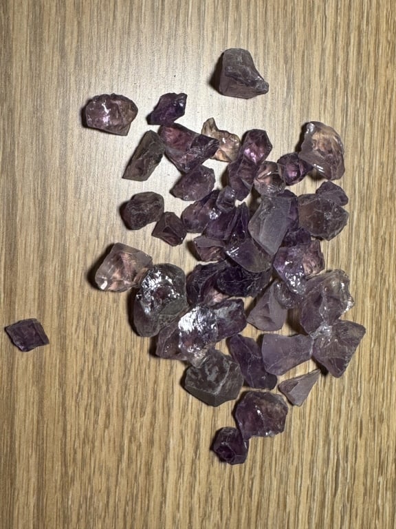 ROUGH AMETHYST GEMSTONES LOT – APPROX. 312 CARATS (1 of 2)
