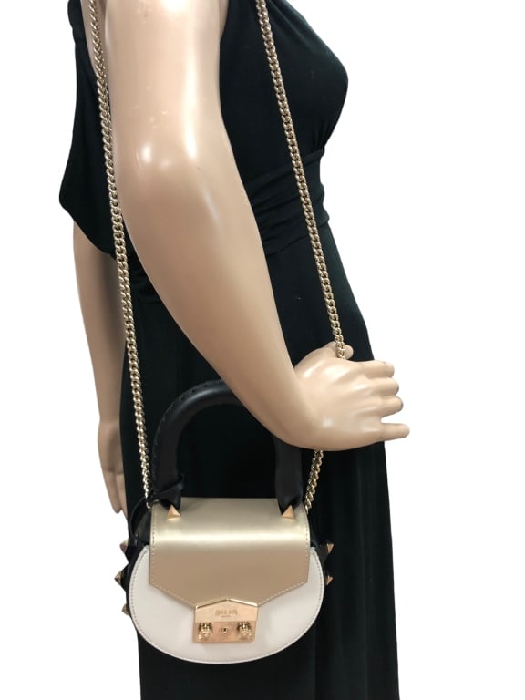 NEW SALAR MILANO "MIMI" MINI PURSE $435: - NEW SALAR MILANO "MIMI" MINI PURSE $435 - MADE IN ITALY | 100% CALFSKIN LEATHER AND SUEDE - DETACHABLE STRAP FOR HANDBAG LOOK - COMES WITH DUSTBAG AND TAGS - GF 11/7/23 Bidders may pick up their ite