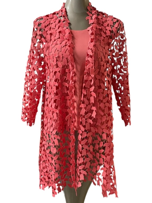 WOMEN’S LACE CUT-OUT CARDIGAN W MATCHING TANK LG: WOMEN’S CORAL LACE CUT-OUT CARDIGAN W MATCHING TANK SZ LARGE -Good pre owned condition, stain on tank (see photos) -Size large -Cardigan is Erin London, Tank is Eileen Fisher -Feminine, airy, and ti