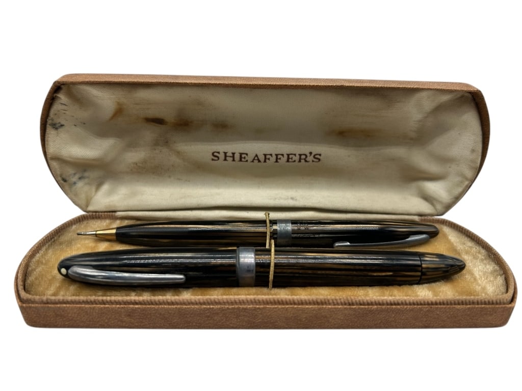 VINTAGE SHEAFFER’S STRIATED PEN AND PENCIL SET (1 of 3)
