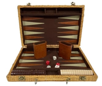 VINTAGE BACKGAMMON GAME SET IN WICKER CASE