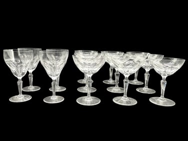 GROUP OF 13 MATCHING CLEAR STEMWARE GLASSES
