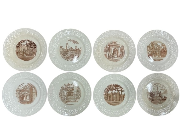 8 WEDGWOOD BROWN UNIVERSITY DISPLAY PLATES 10": 8 WEDGWOOD BROWN UNIVERSITY DISPLAY PLATES 10" -Good pre owned condition, some discoloration -8 plates -Approx 10" dia. -Ideal for display, decorative wall arrangements, or traditional table settings,