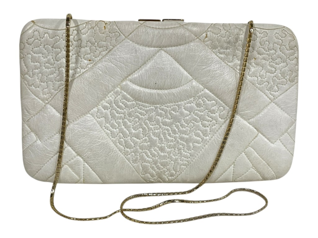 JUDITH LEIBER QUILTED IVORY LEATHER EVENING CLUTCH (1 of 8)