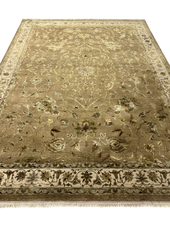 FLORAL MEDALLION WOOL RUG 8'11" x 12'1": TRADITIONAL FLORAL MEDALLION WOOL AREA RUG WITH ORNATE BORDER -Good pre owned condition -8'11" x 12'1" -This elegant traditional-style wool area rug features a refined central medallion surrounded by