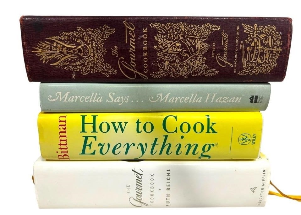 LOT OF COOK BOOKS: LOT OF COOK BOOKS -7 COOK BOOKS THE GOURMET COOKBOOK (BROWN COVER) – EDITORS OF GOURMET MAGAZINE MARCELLA SAYS... – MARCELLA HAZAN HOW TO COOK EVERYTHING – MARK BITTMAN THE GOURMET COOKBOOK (WHI
