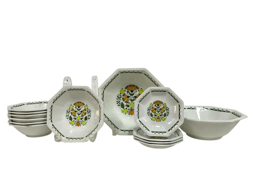 GREENFIELD IRONSTONE DINNERWARE SET: GREENFIELD IRONSTONE DINNERWARE SET -PRE OWNED CONDITION, WEAR THROUGHOUT ON EDGES -(4) 5" DISHES, (7) 7" DISHES, (2) 9" DISHES -OCTAGONAL CERAMIC DINNERWARE SET. FEATURES A COLORFUL FOLK ART ROOSTER