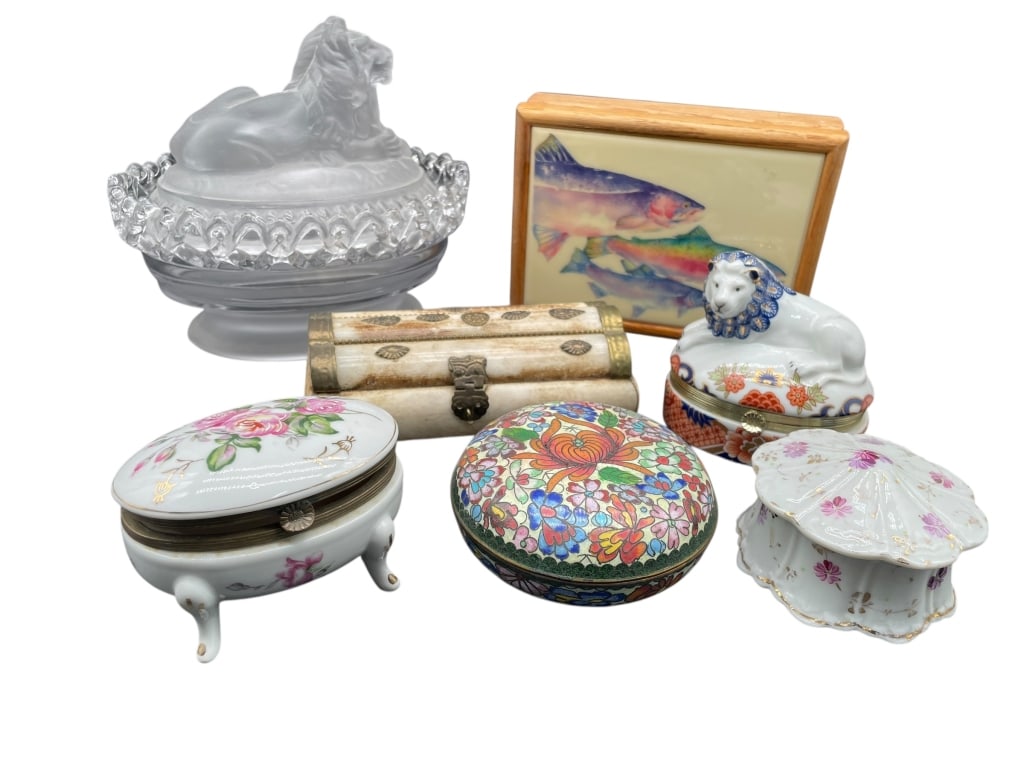 COLLECTION OF DECORATIVE VANITY & TRINKET BOXES (1 of 2)