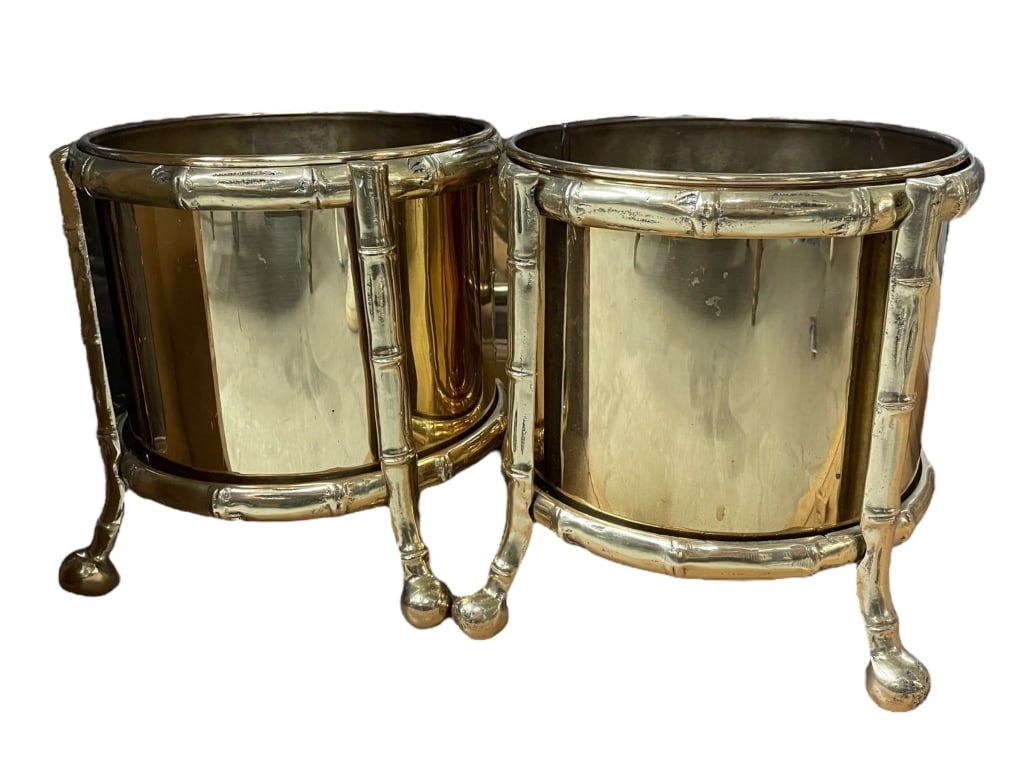 2 BRASS HOLLYWOOD REGENCY STYLE WINE COOLERS: 2 BRASS HOLLYWOOD REGENCY STYLE WINE COOLERS -VERY GOOD PRE OWNED CONDITION -APPROX 9.5" X 10.25" EACH -This decorative pair of brass wine coolers features a classic faux bamboo design with cylindrica
