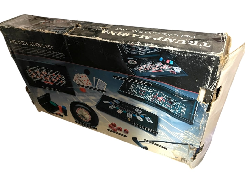 TRUMP MARINA DELUXE CASINO GAME IN ORIGINAL BOX (1 of 4)