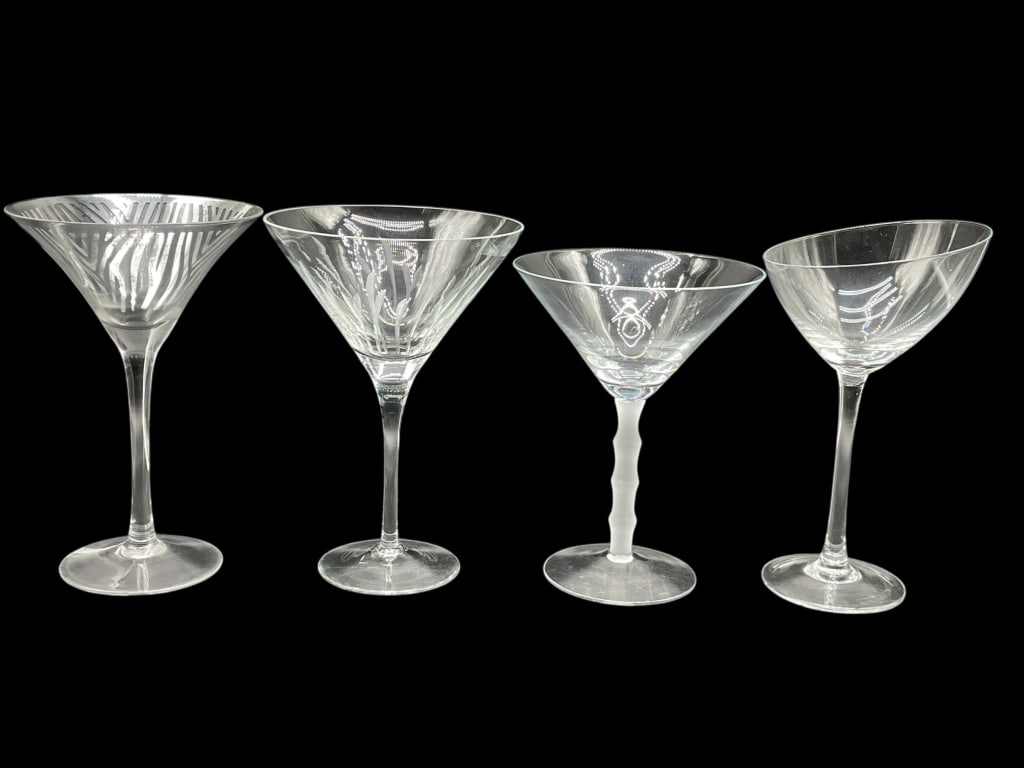 SET OF 4 MIXED CLEAR GLASS MARTINI GLASSES: SET OF 4 CLEAR GLASS MARTINI GLASSES IN ELEGANT MIXED DESIGNS -Very good pre owned condition -Set of 4 glasses -Sleek and sophisticated, these glasses add a touch of refinement to any bar cart, dinner
