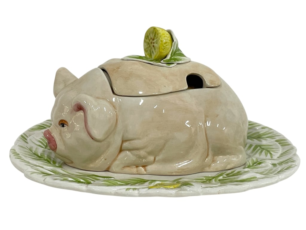 ITALIAN MAJOLICA PIG SOUP TUREEN WITH TRAY 12": ITALIAN MAJOLICA PIG SOUP TUREEN WITH TRAY 12" -Very good pre owned condition -Approx 7"h x 12"w -Whimsical Italian Majolica pig-shaped soup tureen complete with matching undertray, beautifully hand-p