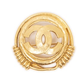 CHANEL CC ROUND BROOCH