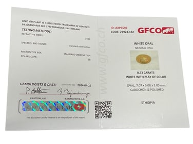 WHITE OPAL 0.53 CT OVAL CABOCHON