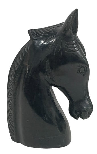 MODERNIST BLACK STONE HORSE HEAD SCULPTURE 7": MODERNIST BLACK STONE HORSE HEAD SCULPTURE 7" -Very good pre owned condition -Approx 7"h x 2.5"w x 4.5"d -Sleek and stylized black horse head sculpture rendered in a modernist, minimalist form. The pi