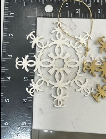 NEW CHANEL GIFT 3D GOLD WHITE SNOWFLAKE ORNAMENT - 5