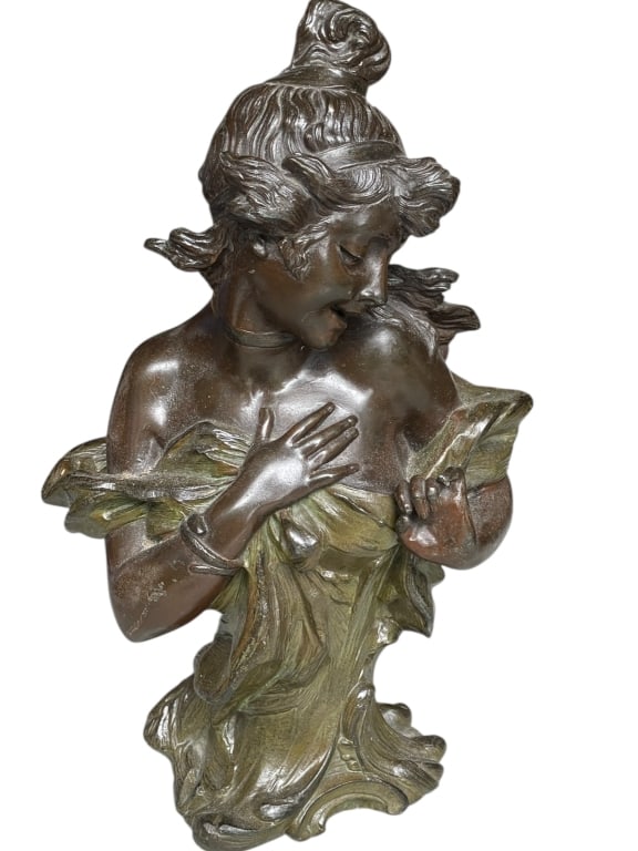 ART NOUVEAU PATINATED BRONZE BUST OF A WOMAN 10" (1 of 4)