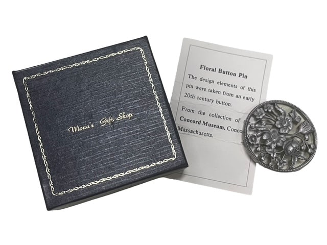 CONCORD MUSEUM FLORAL ROUND BUTTON PIN W/ ORIG BOX: - From the Concord Museum in original box with story card inserted - Gorgeous likely pewter metal flower cluster button pin - A large button size at 1.5" in size - Excellent condition, looks never wor