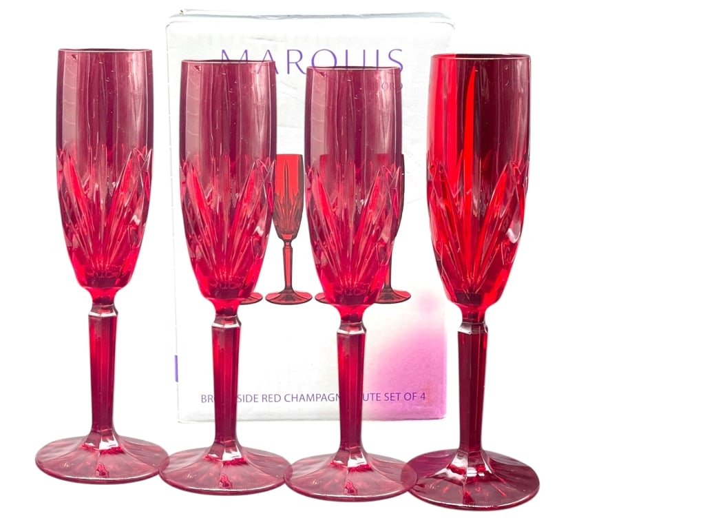4 WATERFORD RED CRYSTAL GLASSES IN BOX: WATERFORD MARQUIS BRIGHTSIDE RED CHAMPAGNE FLUTES – SET OF 4 – IN ORIGINAL BOX -Elegant set of four Waterford Marquis Brightside champagne flutes crafted in vibrant red crystal with deeply cut ver