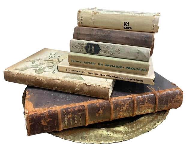 ANTIQUE BOOKS BERLIN GERMAN RUSSIAN LEATHER 7# (1 of 17)