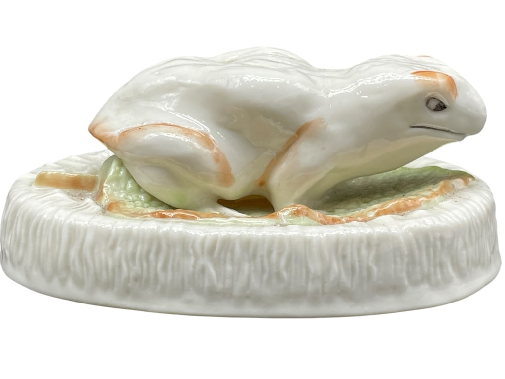 VINTAGE BELLEEK PORCELAIN FROG ON LILY PAD 5" (1 of 6)