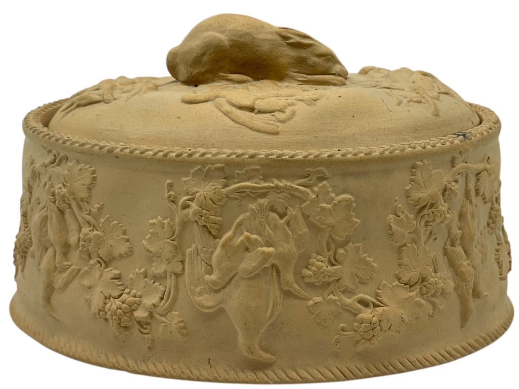 RARE ANTIQUE WEDGWOOD RABBIT GAME DISH W LID (1 of 7)