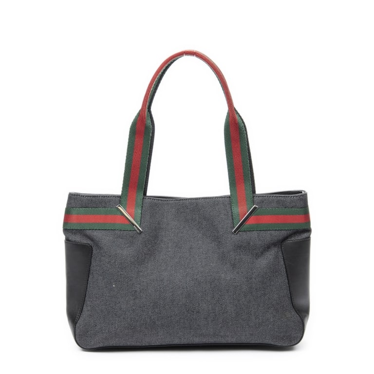 GUCCI BLUE DENIM CANVAS WEB SHOULDER TOTE: *For ALTERNATIVE SHIPPING QUOTES, please visit www.dejavuauctionshipping.com* Gucci Web Shoulder Tote Blue Denim Canvas Silver * COLOR: Blue * PRODUCTION CODE: 73983 002058 * INCLUDED: None 33*25*12cm