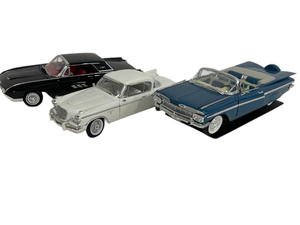 CLASSIC AMERICAN CONVERTIBLE DIE CAST CARS (1 of 7)
