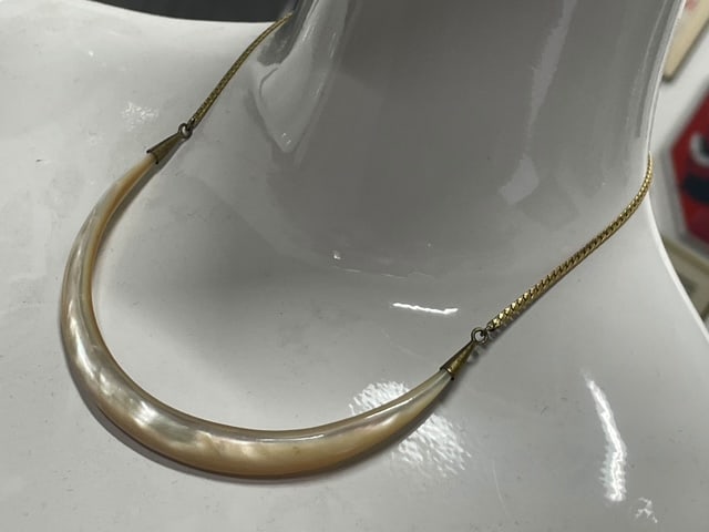 VTG LES BERNARD MOTHER OF PEARL CRESCENT CHOKER (1 of 9)