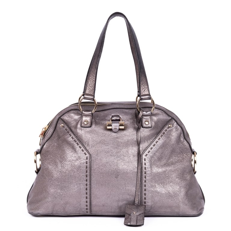 YVES SAINT LAURENT MUSE LARGE SILVER CALFSKIN BAG: *For ALTERNATIVE SHIPPING QUOTES, please visit www.dejavuauctionshipping.com* Yves Saint Laurent Muse Large Silver Calfskin Leather Silver * COLOR: Silver * PRODUCTION CODE: 156464-002122 * INCLUDED: