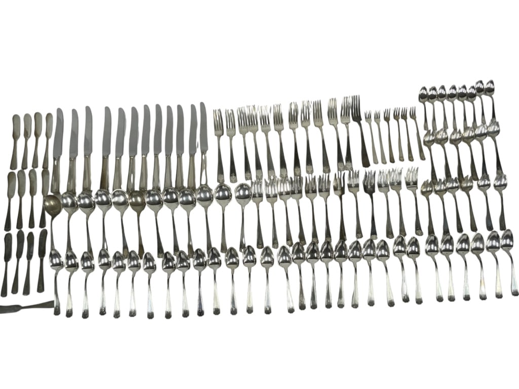 ETRUSCAN GORHAM STERLING SILVER FLATWARE SET 3600g: ****for competitive shipping options please go to www.dejavuauctionshipping.com -ETRUSCAN BY GORHAM STERLING SILVER FLATWARE SET – SERVICE FOR 12 – 114 PIECES (3600 grams including knives) -Substa