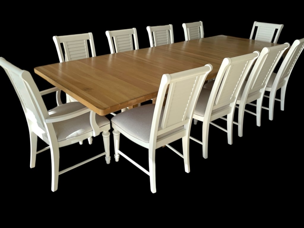 COASTAL EXTENSION DINING TABLE W 10 CHAIRS: ****for competitive shipping options please go to www.dejavuauctionshipping.com -STILLWATER FURNITURE EXTENSION DINING TABLE WITH 10 CHAIRS, INCLUDING 2 ARMCHAIRS -This elegant Stillwater Furniture di