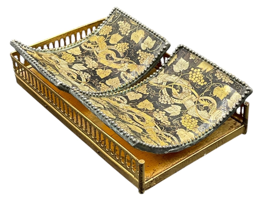 VINTAGE GILDED GRAPE SILK-SCREENED SERVING SET: VINTAGE GILDED GRAPE SILK-SCREENED SERVING SET THIS ELEGANT THREE-PIECE VINTAGE SERVING SET FEATURES A SOPHISTICATED GILDED GRAPE AND VINE MOTIF. THE COLLECTION INCLUDES A LARGE RECTANGULAR BRASS-TONE