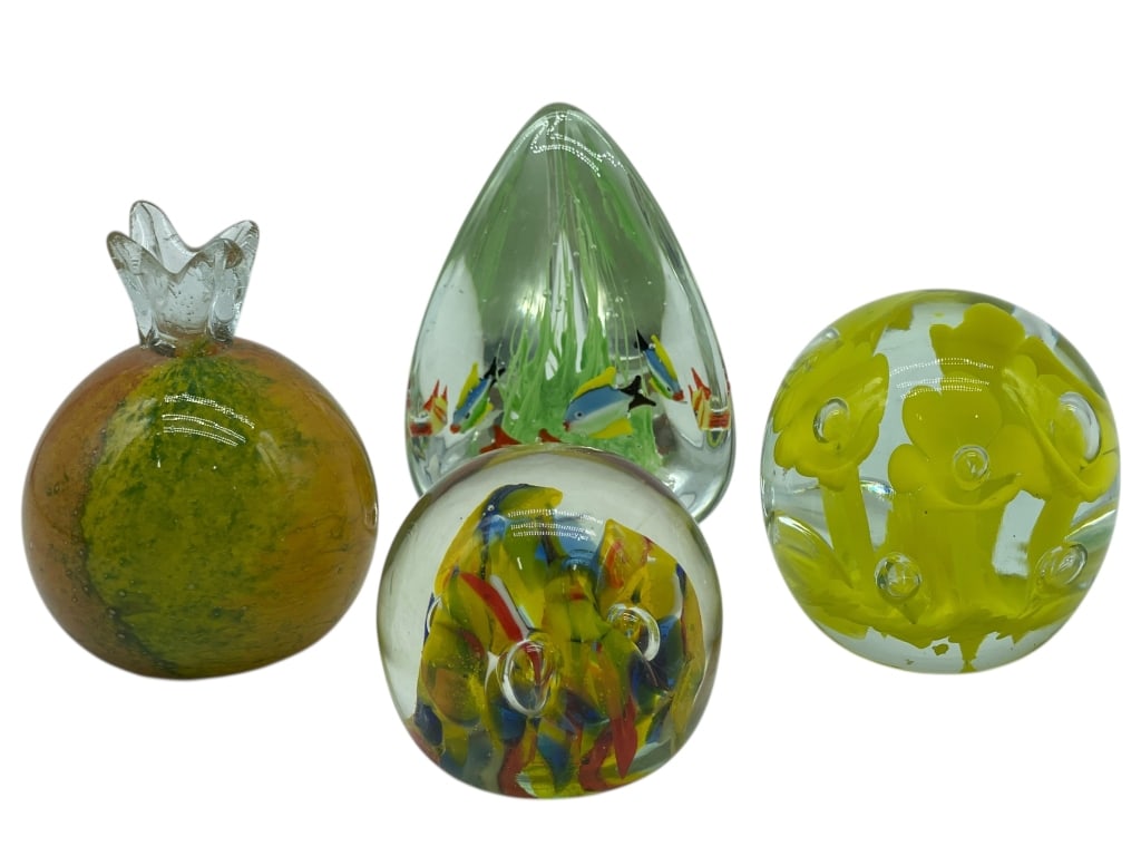 ART GLASS PAPERWEIGHT COLLECTION (1 of 8)