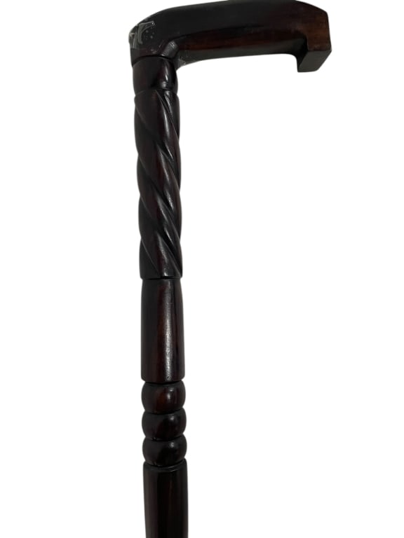 VINTAGE CARVED WOOD WALKING STICK (1 of 2)