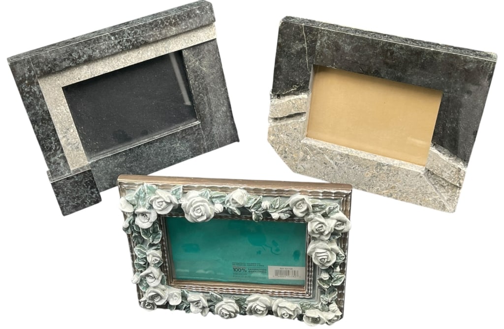 COLLECTION OF 3 DECORATIVE PHOTO FRAMES (1 of 3)