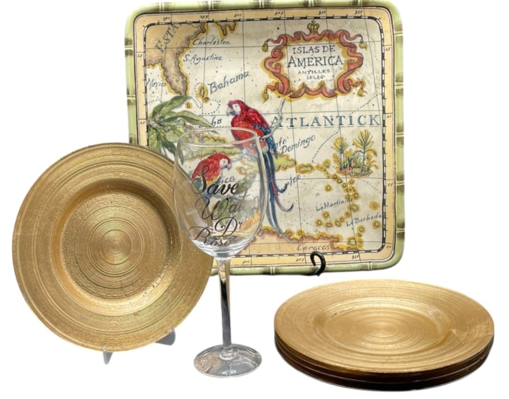 TROPICAL PARROT SERVING TRAY & GILDED ACCENT LOT: TROPICAL PARROT SERVING TRAY & GILDED ACCENT LOT THIS VIBRANT FOUR-PIECE ENTERTAINING SET FEATURES A LARGE SQUARE MELAMINE SERVING TRAY ADORNED WITH A COLORFUL TROPICAL MAP THEME. THE TRAY SHOWCASES T