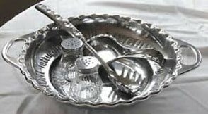 LENOX BUTLER’S PANTRY 5PC PASTA SERVING SET W BOX: LENOX BUTLER’S PANTRY HOLLOWARE 5-PIECE PASTA SERVING SET WITH HANDLED BOWL, NEW IN BOX -Elegant Lenox Butler’s Pantry holloware pasta serving set comprising a large handled pasta serving bowl and