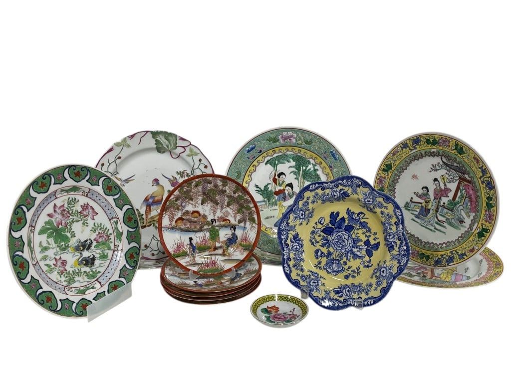 13 ASIAN PORCELAIN DECORATIVE PLATES (1 of 15)