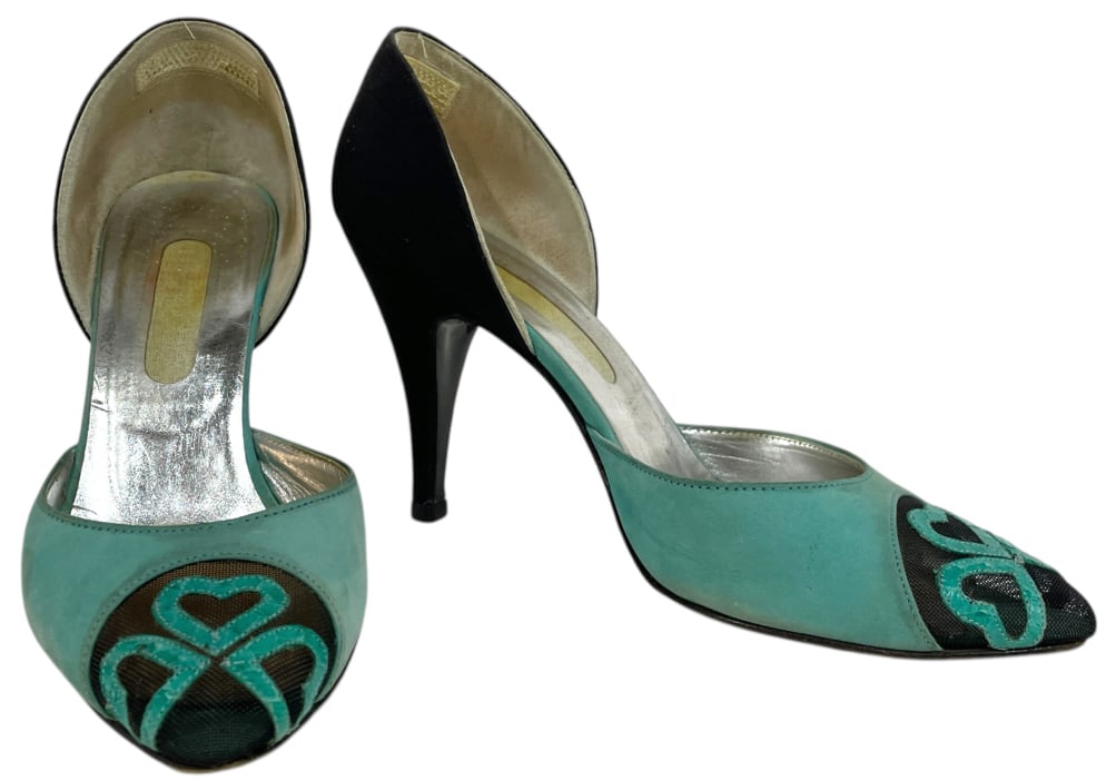 BLACK AND TEAL HEART TOE PUMPS SZ 6.5 (1 of 4)
