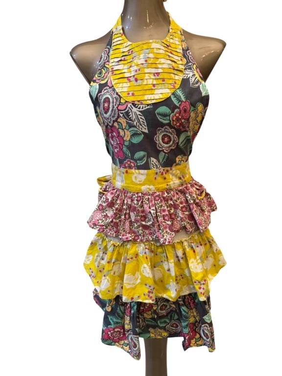 VINTAGE APRON: VINTAGE APRON -VERY GOOD CONDITION