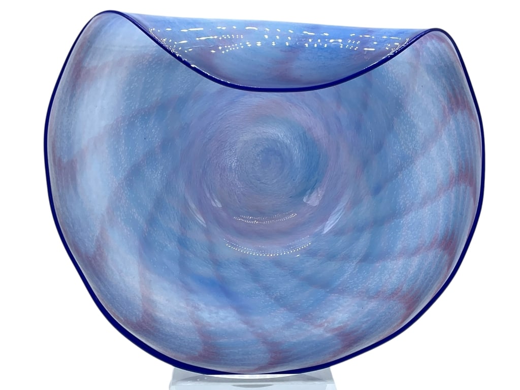 ART GLASS CENTERPIECE BOWL WITH COBALT RIM (1 of 7)