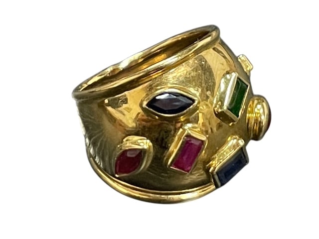 GEMSTONE ENCRUSTED GOLD FILLED WIDE COCKTAIL RING: *For ALTERNATIVE SHIPPING QUOTES or local PICKUP details, please visit www.dejavuauctionshipping.com* RING size 6 5 grams total weight Beautiful cocktail ring in wide gold with bezel edged gemstones S