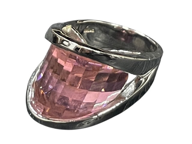 POWERFUL HUGE PINK GEMSTONE SILVER COCKTAIL RING 7: *For ALTERNATIVE SHIPPING QUOTES or local PICKUP details, please visit www.dejavuauctionshipping.com* Beautiful pink gemstone ring Silvertone cocktail ring 14k gold filled Size 7 28 grams total weight
