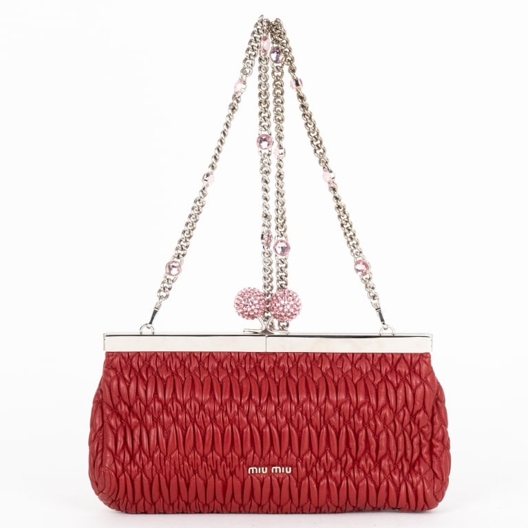 MIU MIU VALENTINES DAY CAPSULE COLLECTION CROSSBOD: *For ALTERNATIVE SHIPPING QUOTES, please visit www.dejavuauctionshipping.com* Miu Miu Valentines Day Capsule Collection Crossbody Clutch Red Nappa Gaufre Leather Silver * COLOR: Red * PRODUCTION CODE: