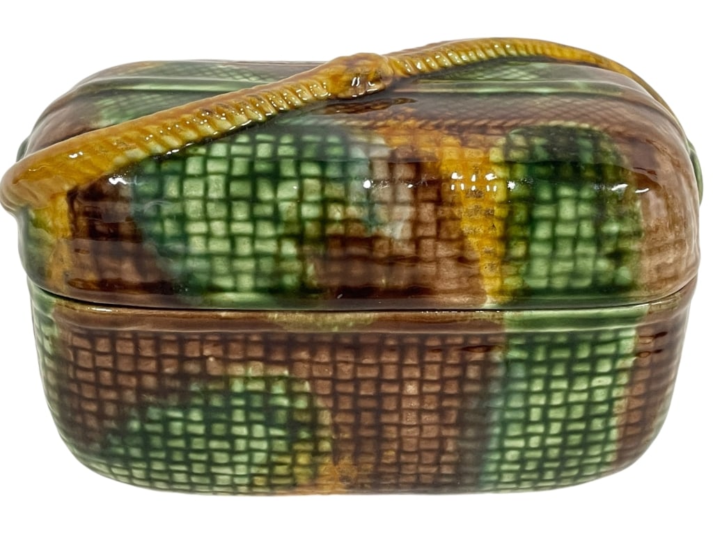 PORTUGUESE MAJOLICA STYLE CERAMIC KEEPSAKE BOX 6" (1 of 10)