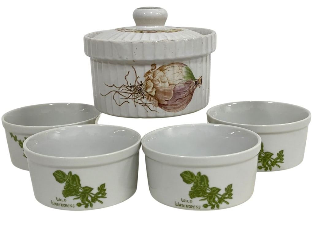 OVEN TO TABLE WARE 5 PIECE ASSORTED PORCELAIN LOT: *for alternative shipping options please go to www.dejavuauctionshipping.com -OVEN TO TABLE WARE 5 PIECE ASSORTED PORCELAIN LOT -Assorted five-piece oven-to-table porcelain lot including four individu