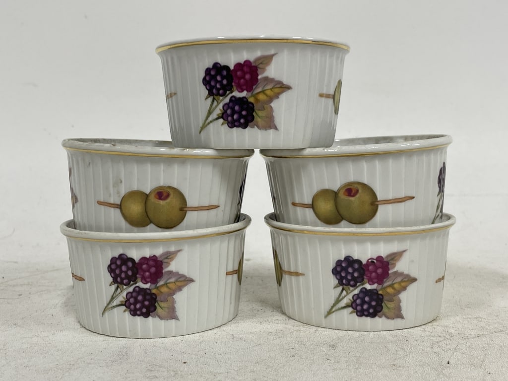 5 ROYAL WORCESTER EVESHAM RAMEKINS - 3