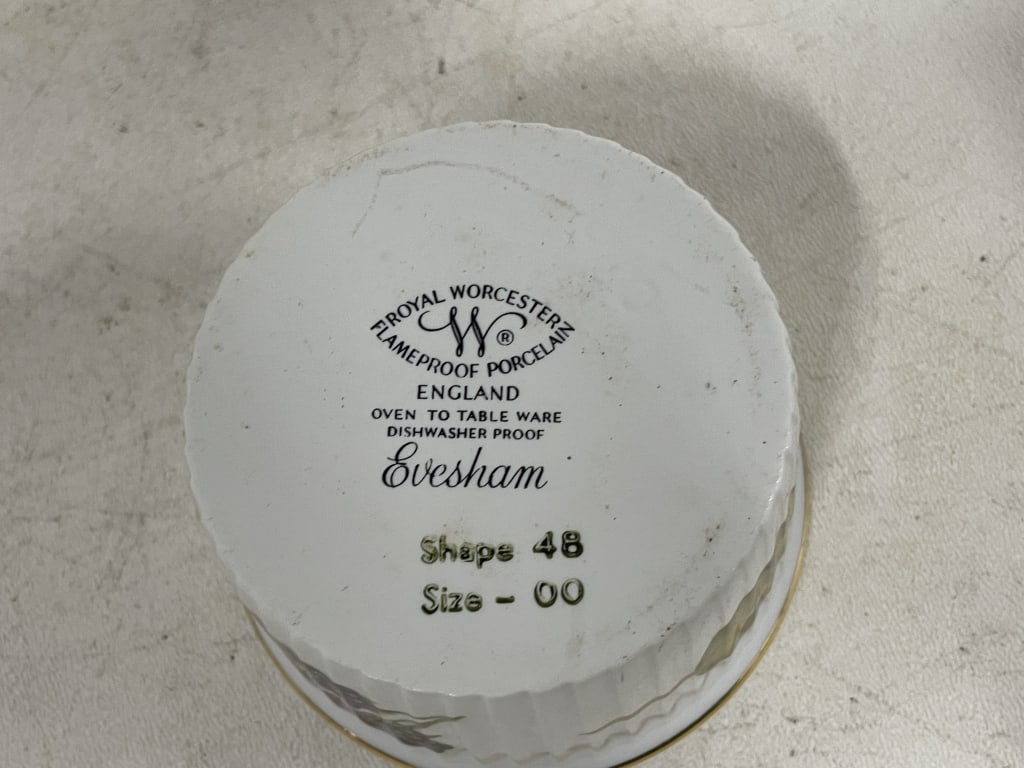 5 ROYAL WORCESTER EVESHAM RAMEKINS - 4