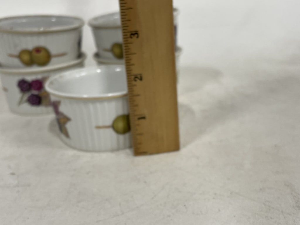 5 ROYAL WORCESTER EVESHAM RAMEKINS - 5